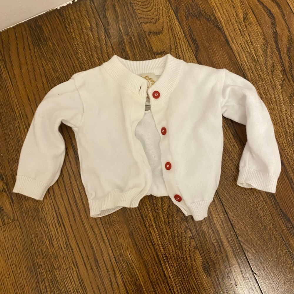 Baby sweater size 0/6 months